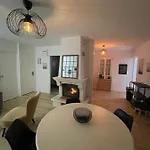 Дом отдыха Asinellas, 3 Chambres, Jardin, 150m De La *