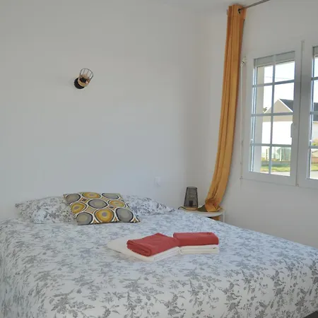Hébergement de vacances Asinellas, 3 Chambres, Jardin, 150m De La *